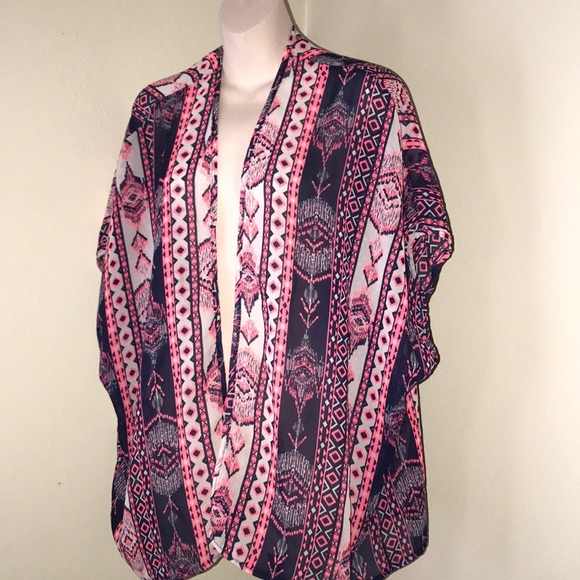 NWOT Bella D. Beautiful tribal boho short kimono - Picture 4 of 7